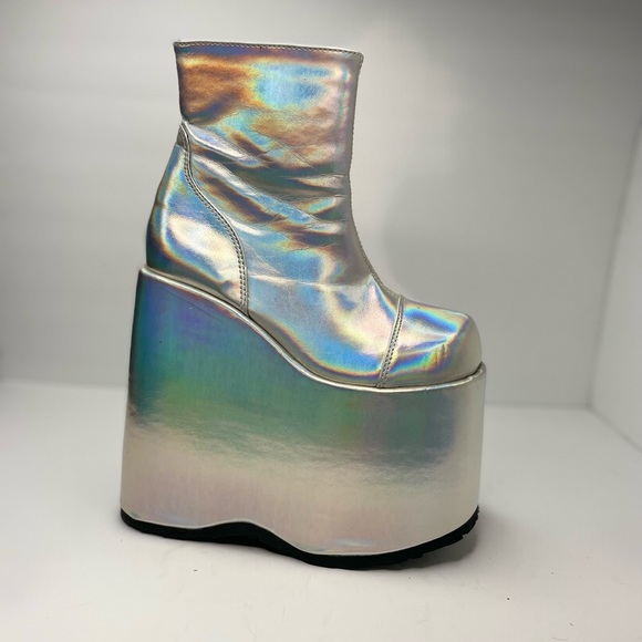 Demonia Cyberdelia Hologram Platform Boots - Picture 3 of 12